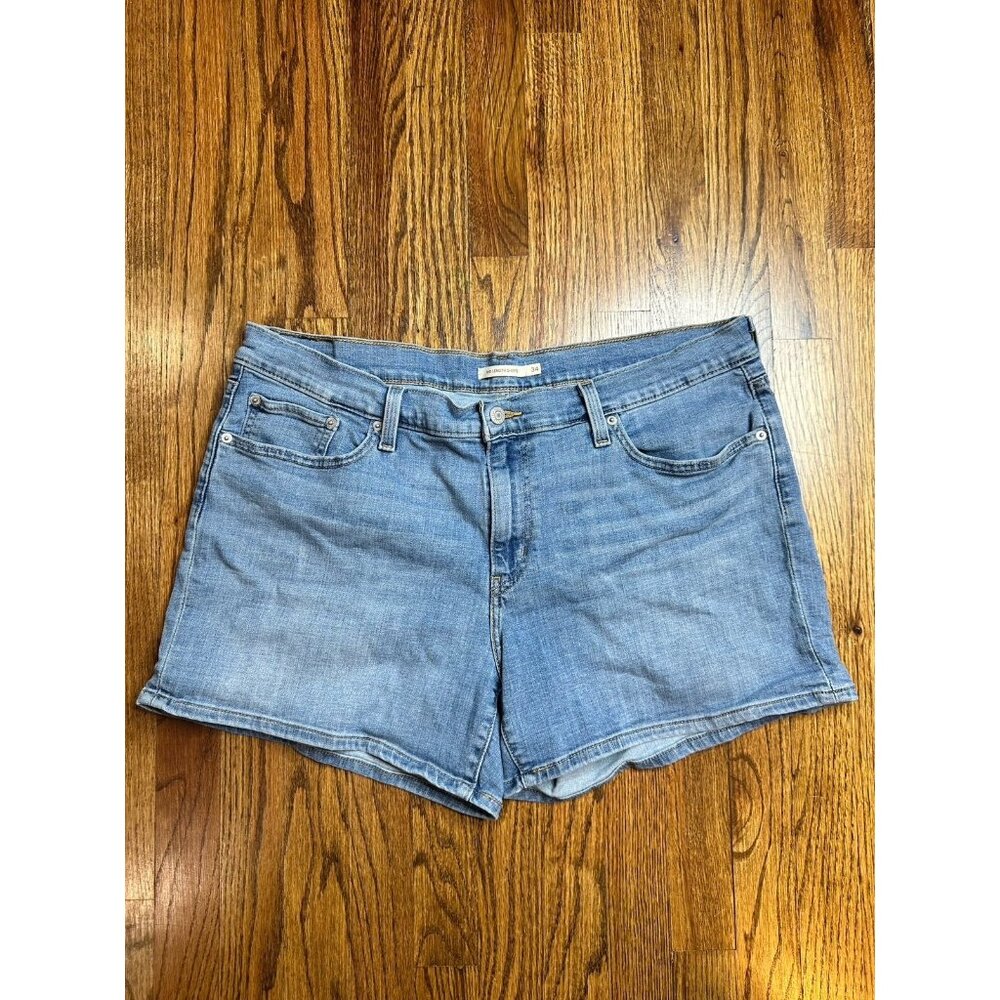 Levi Strauss & Co Jean Shorts Mid Length Shorts Size 14